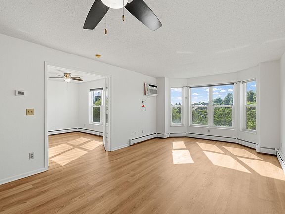 3rd image of 720 3rd Ave NE APT 325