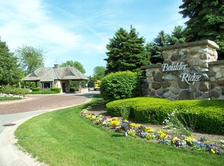 3421 Sandstone Ct, Lake In The Hills, IL 60156