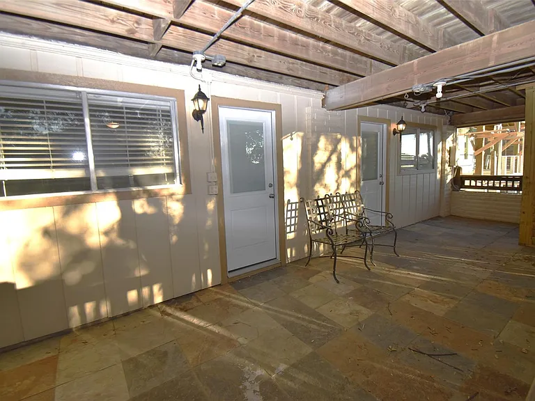 82 Harbor Ln — Photo 32
