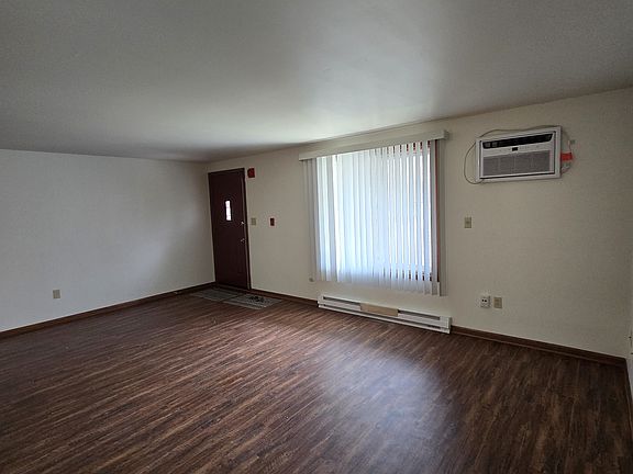 5th image of 421 Concord Rd APT 15