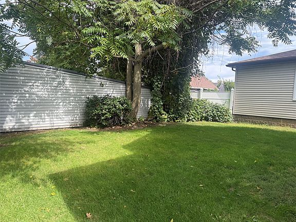 3rd image of 1406 E 9th St
