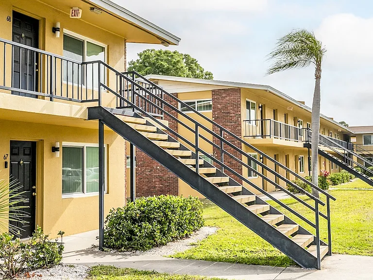 Ridge Manor Apartments — Photo 34