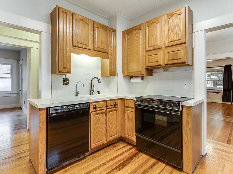 122 S Belmont Ave — Photo 28