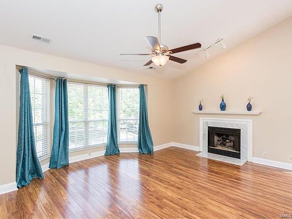 3rd image of 1524 Whispering Creek Dr APT D