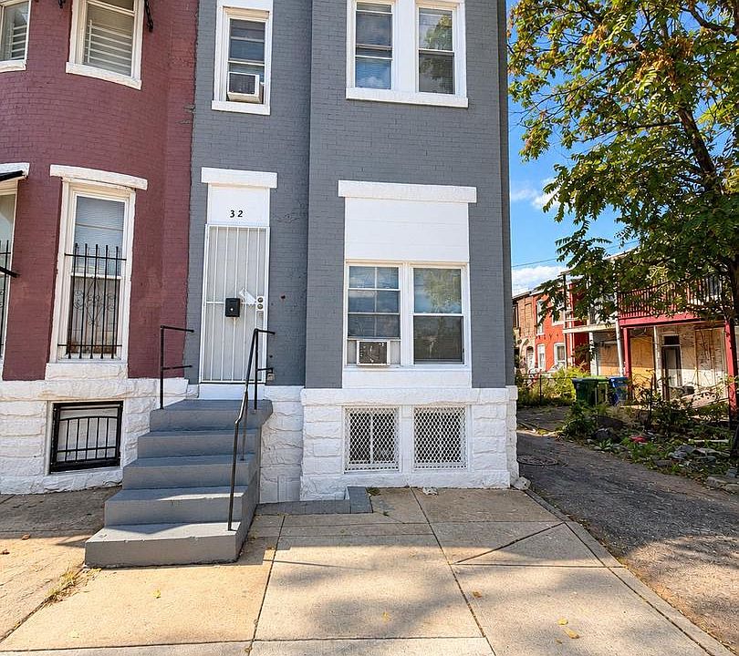 1st image of 32 N Pulaski St