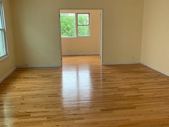 5th image of 190 Bay 7 St #2