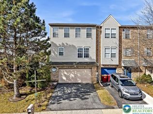 2555 Chestnut Ln, Easton, PA 18040