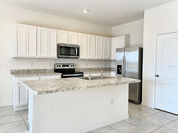 5th image of 401 FELTRIM RESERVE BOULEVARD