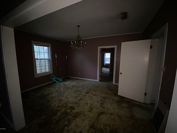 4th image of 619 Bonita Dr