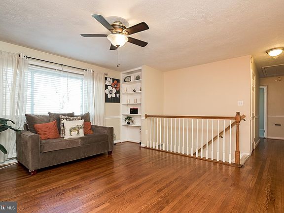 4th image of 16311 Village Dr W