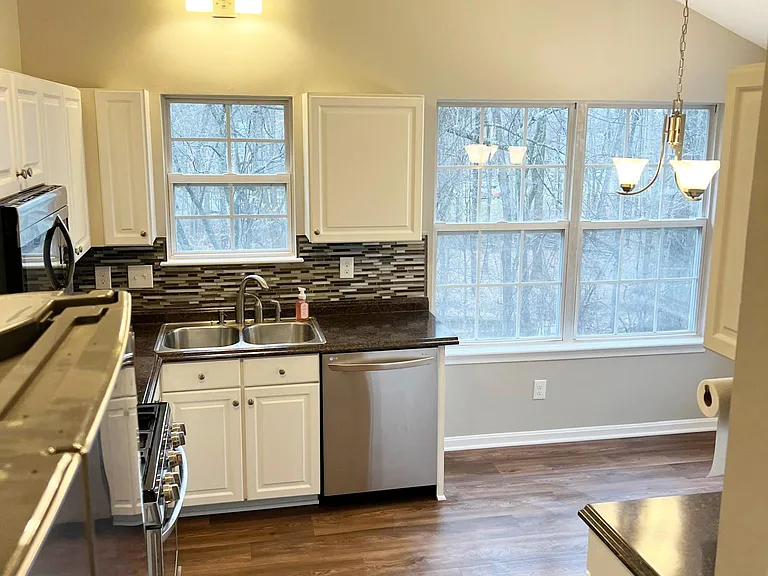 307 Tall Pines Ct #L — Photo 4