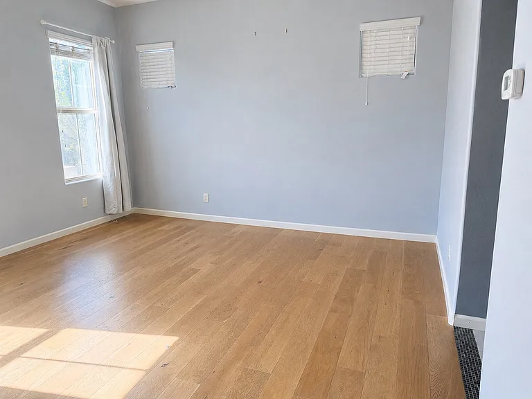 E Regent Dr — Photo 7