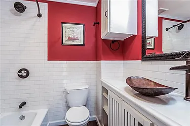 Sold by Avenue Sotheby's International Realty