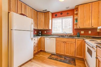 Stylish 42 inch cabinets