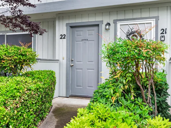 200 Ridgetop Dr #22, Redding, CA 96003