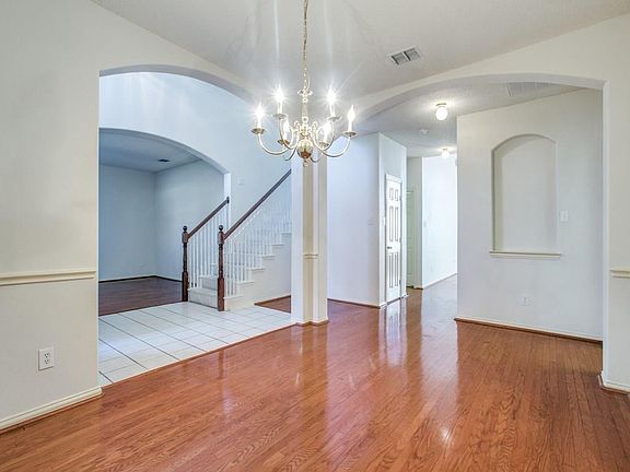 4th image of 1308 Rosebrook Dr