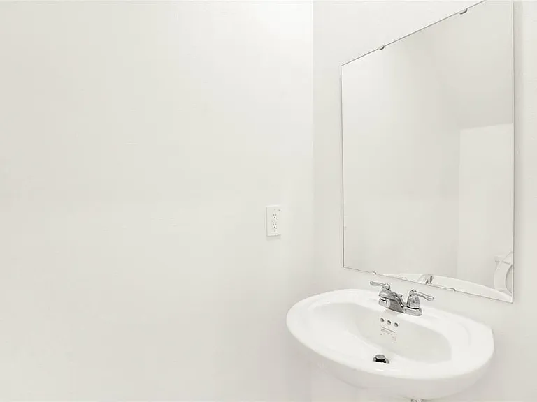 517 Bell Prairie Cir — Photo 40