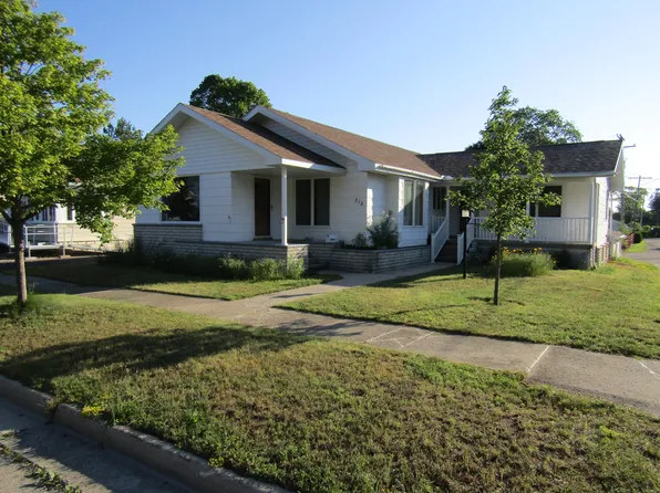 318 N 7th St, Rogers City, MI 49779