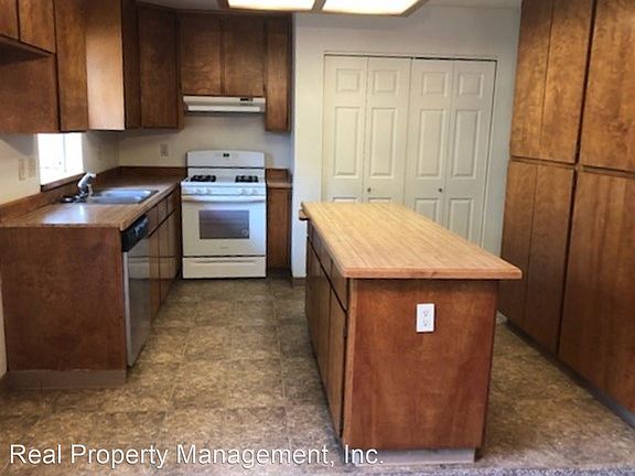 2nd image of 4429 Fort Peck St