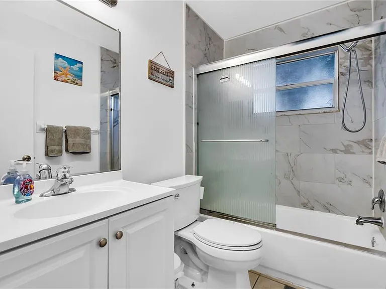 2648 Nassau St — Photo 17