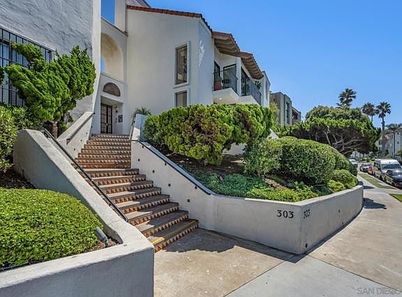 4th image of 303 Coast Blvd Unit 15
