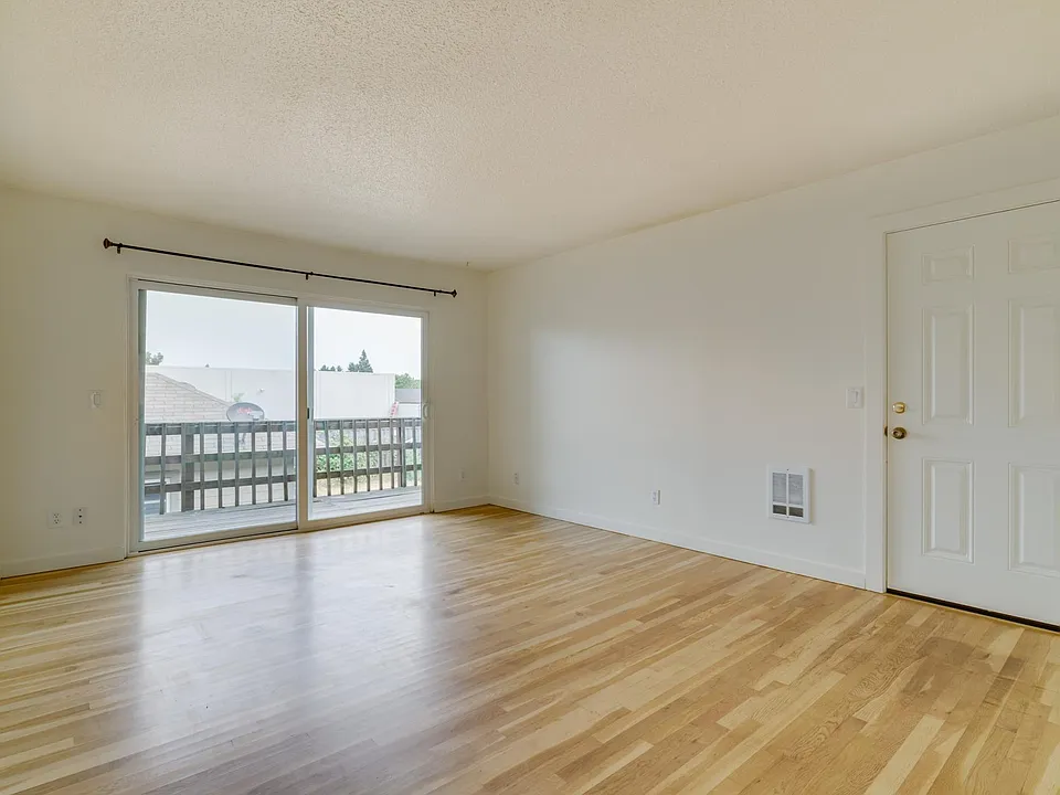 3404 SE 21st Ave #4