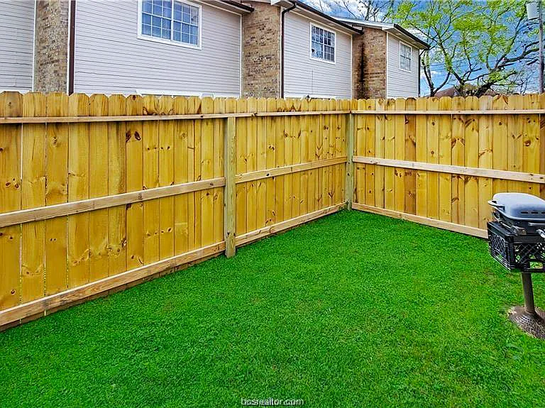 1908 Barak Ln #15 — Photo 10
