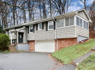 192 Goffle Hill Rd, Hawthorne, NJ 07506