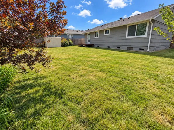 1566 NE Echo Dr, Bremerton, WA 98311