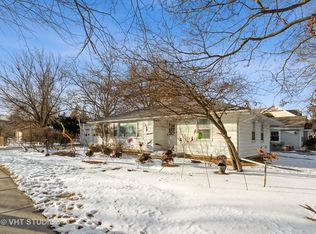 329 E 8th Ave, Naperville, IL 60563