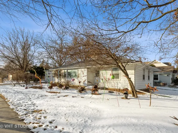 329 E 8th Ave, Naperville, IL 60563