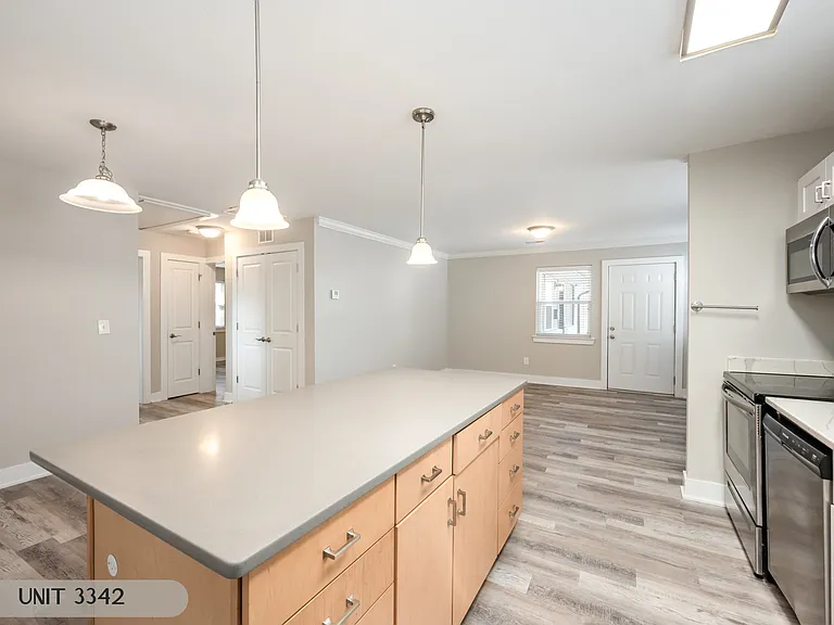 3340 Washburn Ave — Photo 7