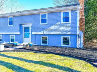77 Elm St, Newmarket, NH 03857