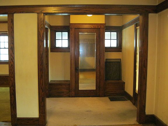3rd image of 915 Lincoln Ave