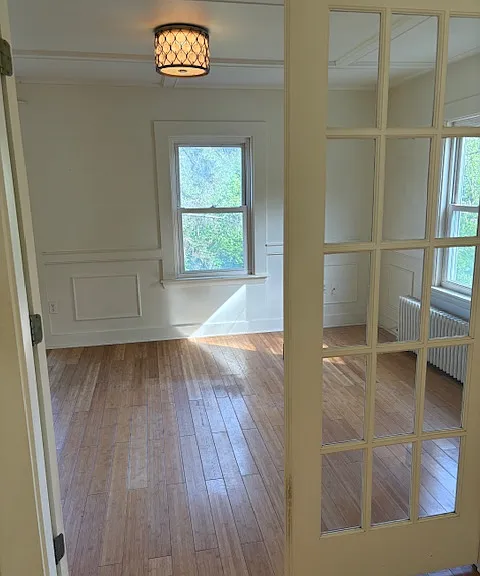 11 Bond St — Photo 8
