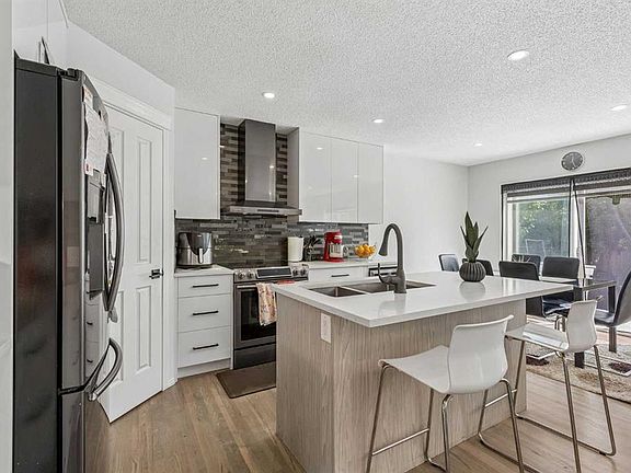 2nd image of 60 NW Cranfield Park SE