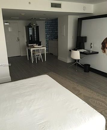 3rd image of 1100 West Ave #603