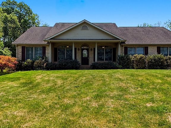 3rd image of 107 Palace Ct