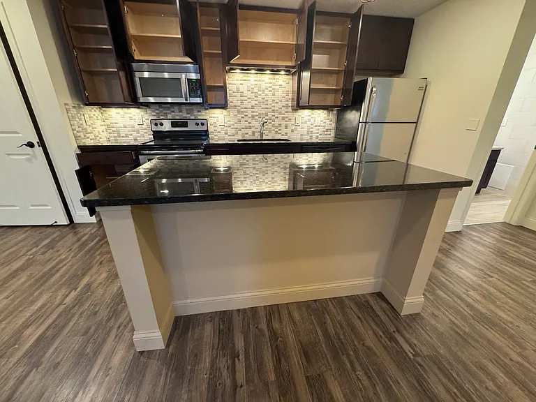 1975 Wilson Ave #8 — Photo 20