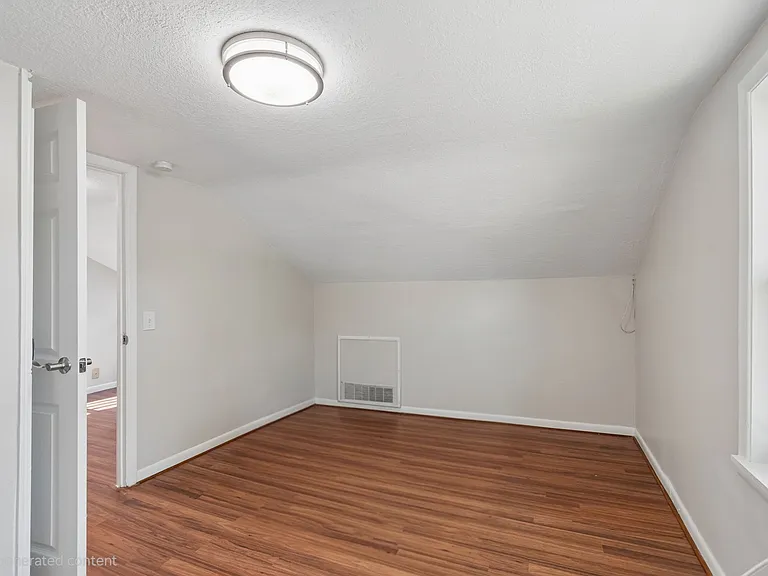 734 Elm St — Photo 17