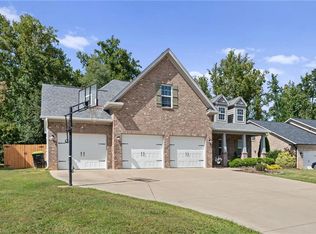 405 Meadowfield Run, Clemmons, NC 27012