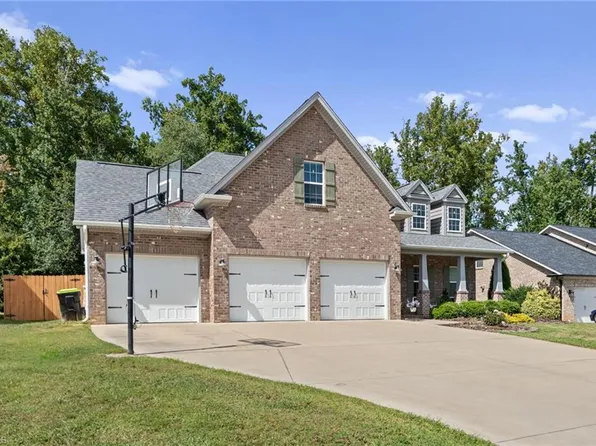 405 Meadowfield Run, Clemmons, NC 27012