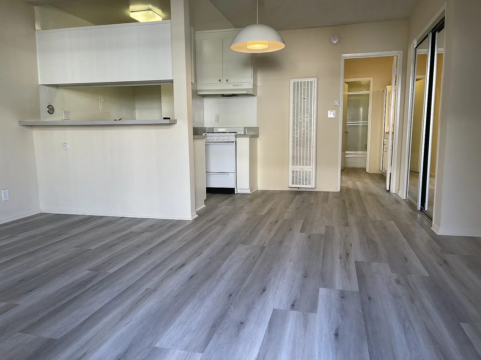 Lido Apartments - 3610 Midvale Ave — Photo 1