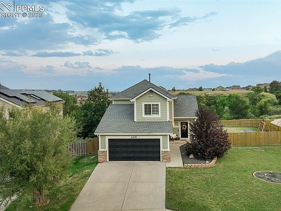 2nd image of 1005 Legend Oak Dr