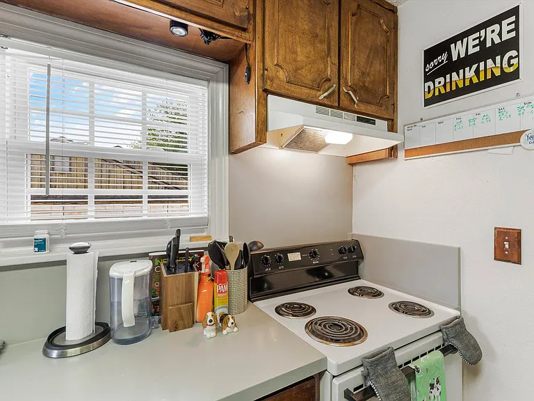 3508 W Biddison St — Photo 15