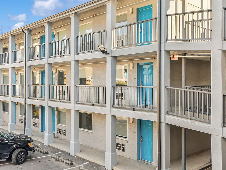 Atrium Flats — Photo 8