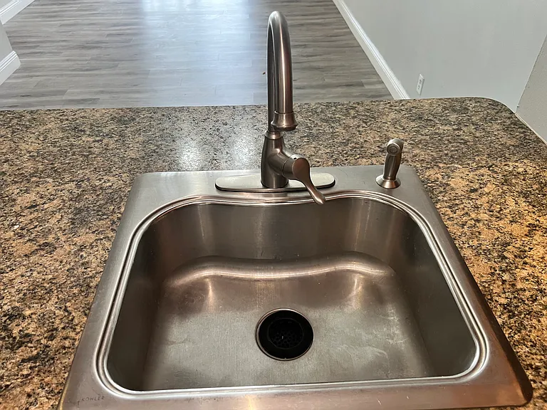 10005 Winding Lake Rd #105 — Photo 35
