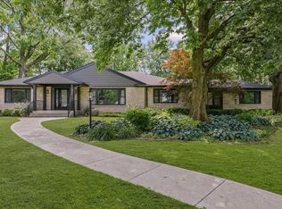 32 Greencroft Dr, Champaign, IL 61821