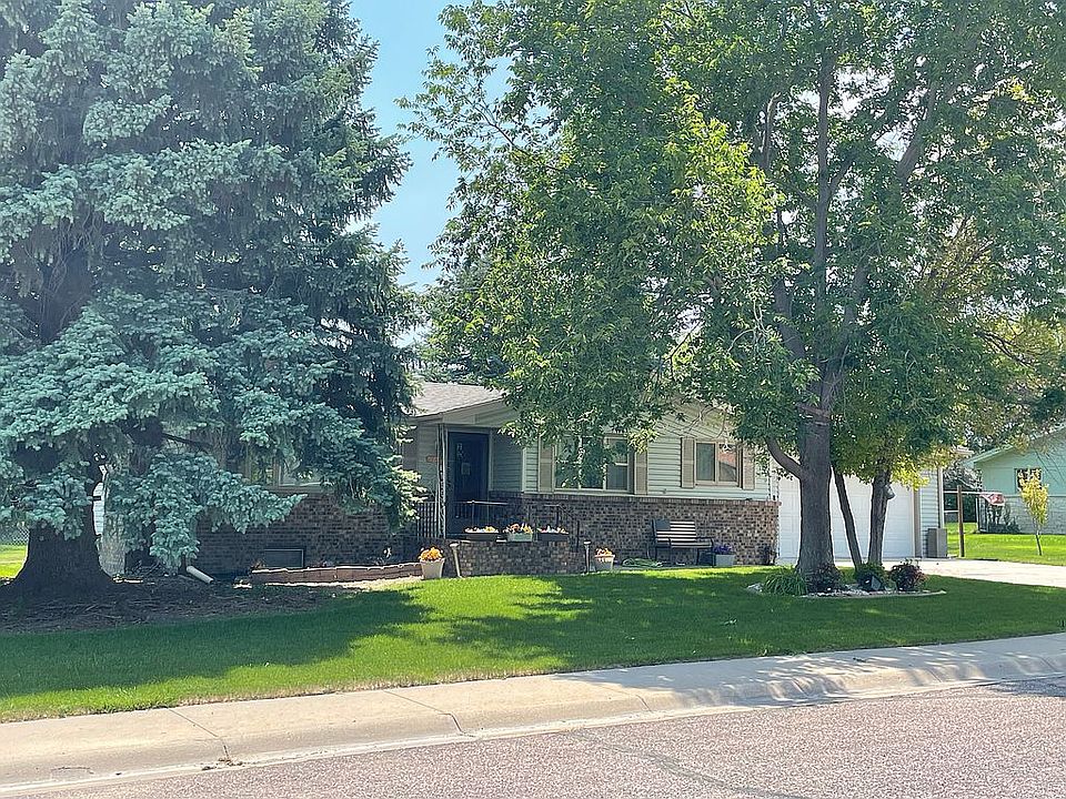 1st image of 1695 Aspen St