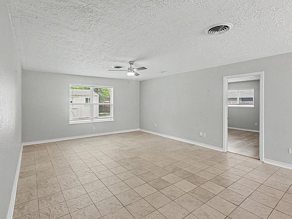 3rd image of 19514 Lockridge Dr